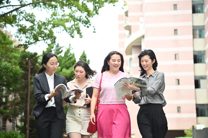 清華選派華語教師前往美國頂大授課，左起李玉安、邱于庭、陳敬佳、林孟婷