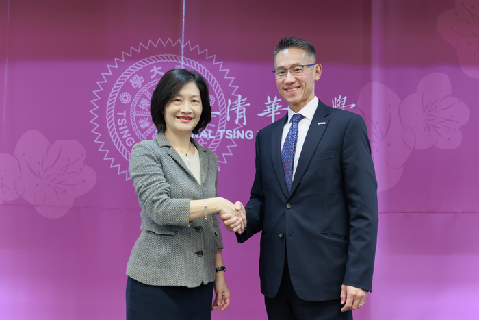 清華校長高為元（右）與NVIDIA全球副總裁暨台灣區總經理邱麗孟期許未來有更多跨域合作。