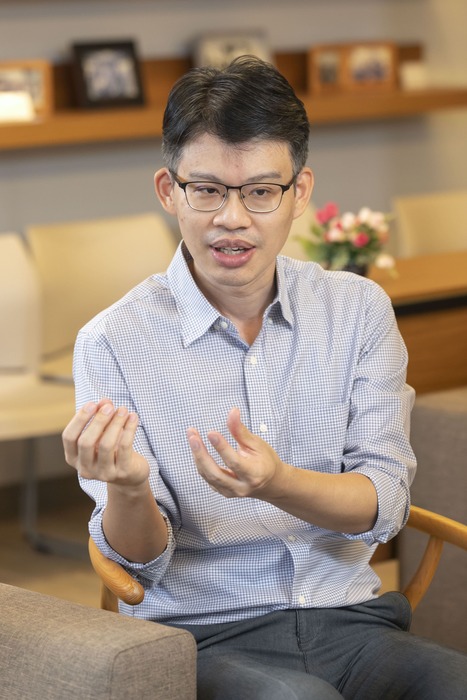 清華電機系副教授呂仁碩是整合軟硬體的仿神經智慧晶片架構設計師