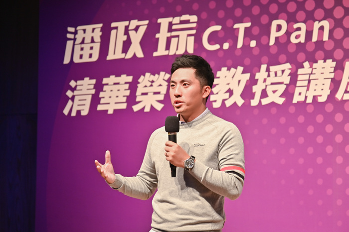 潘政琮與學生分享投身高球運動的心路歷程。