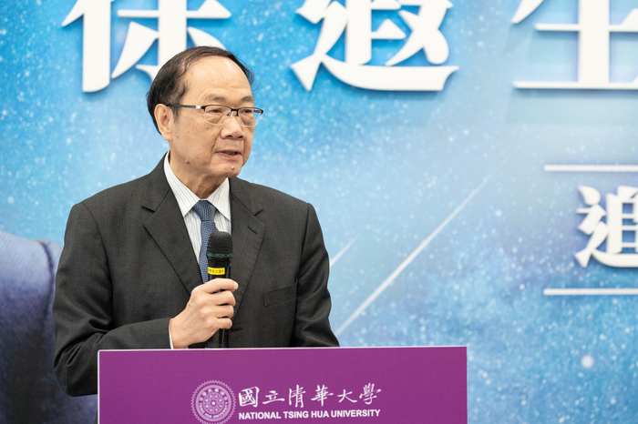 清華大學前校長陳文村說，徐前校長為清華爭取到全國最高的五年五百億經費。
