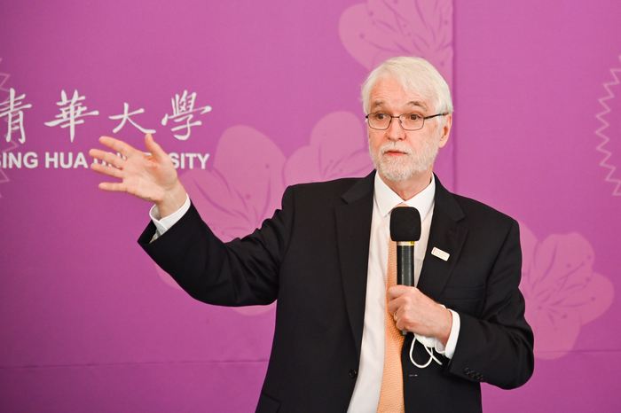 伊利諾大學系統總校長柯霖指出，伊利諾一直很重視與清華大學的伙伴關係，也同樣重視培養學生多元的能力