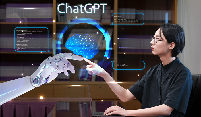 清華大學公布指引，將培養學生AI素養。圖右為即將開AI工作坊的清華學生歐予恩。