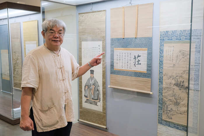 朱舜水注釋「莊」字的橫幅，是楊儒賓從日本購得的珍藏品。