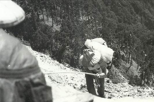 錢迪1971年遇難前拍攝隊友攀登過程