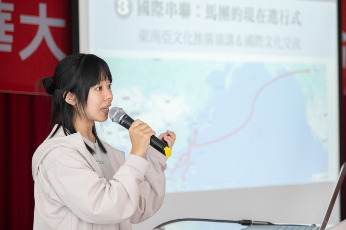 清華國際志工許璦翎介紹他們將在馬來西亞推動的文史保存計畫