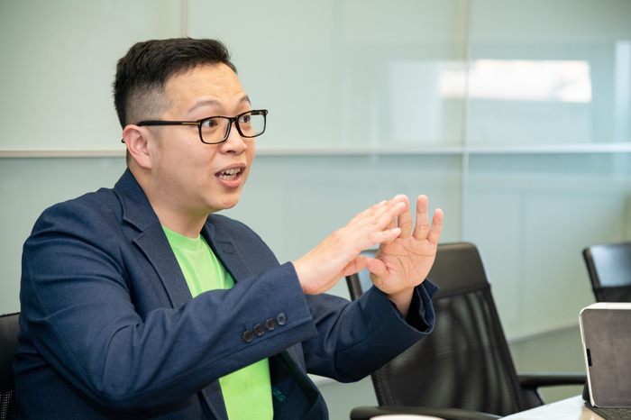 陳鴻文認為，這項發明成功的關鍵是結合多種不同的感測器並加入AI演算法