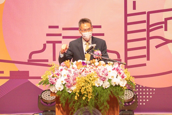 清華大學校長高為元表示，昨天的交接及今天的校慶，是他終身難忘的兩天。