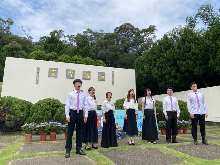 清華大學音樂系陳亭屹等6位主修聲樂學生獻唱。