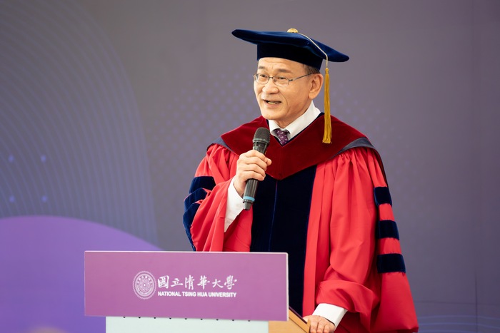 蔡進步獲頒國立清華大學名譽博士。圖片