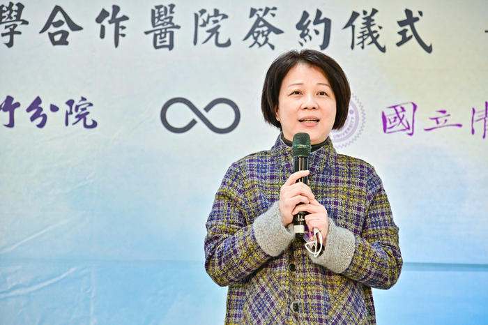 新竹縣衛生局副局長張惠紜表示，政府的偏鄉醫療政策是醫生動、病人不動，結合智慧科技是必要手段。