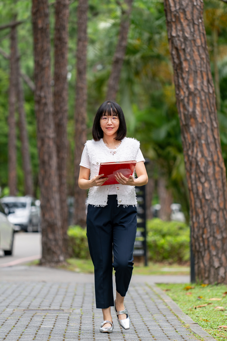 清華大學秘書處綜合業務組員朱盈璇獲選本年度績優職員第一名。