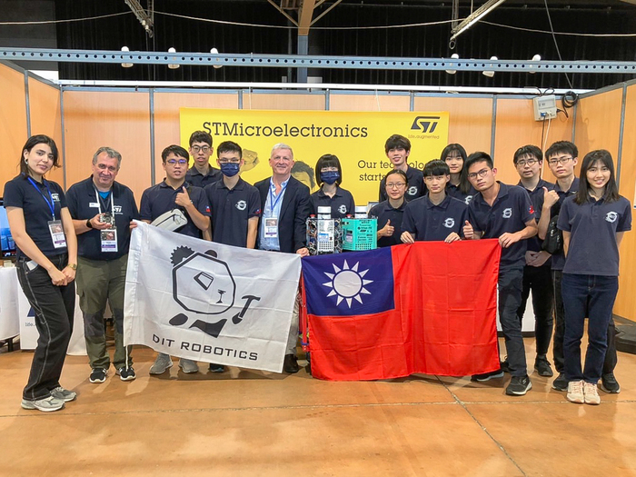 清華機器人團隊勇奪歐洲機器人大賽第四名。