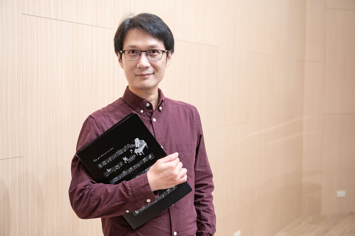 清華中文系副教授羅仕龍將在「我的教授是藝術家」音樂會中吟詩。