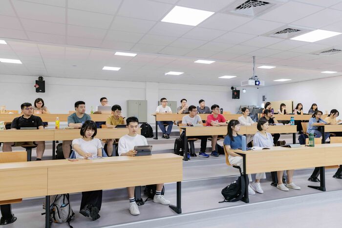 清華學士後醫學系開學日第一堂課是「生化學導論」。